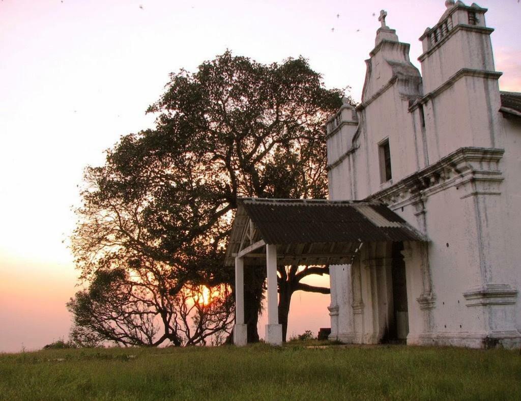 ホテル The Postcard Cuelim, Goa カンサウリム エクステリア 写真